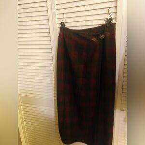 Banana Republic Women's Size 12 Long Red Black Plaid Long Skirt